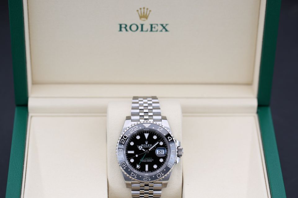 Rolex GMT Master II 126710 GRNR Image 4